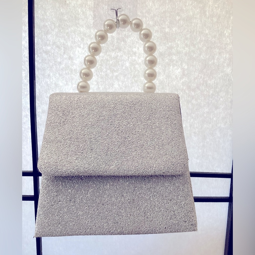 MINI SILVER BAG WITH PEARL HANDLE